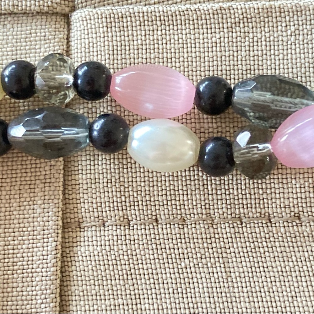 Handmade black white and pink pearls necklace and earrings set - Picture 5 of 6